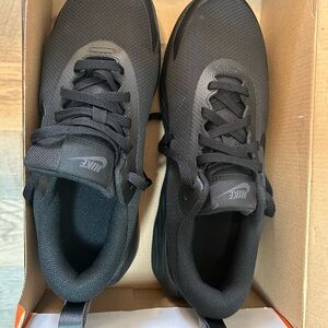 Nike Men's Black Athletic Sneakers